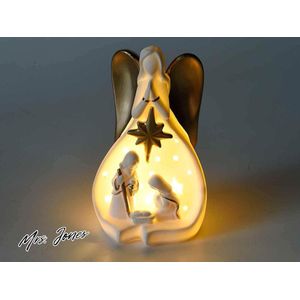 Mrs. Jones Deluxe edition Kerststal wit keramiek gouden details ledlampen 105x9x18 H