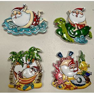 Kerst koelkastmagneten ""Tropische Kerstman"" - Set van 4 stuks - schildpad/hangmat/zee/zeedieren - Polyresin - hoogte 8 x 8 x 1 cm - Kerstdecoratie - Woondecoratie - Woonaccessoires