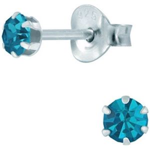 Zilveren kleine oorknopjes met 5mm licht blauwe zirkonia steentje geboortesteen maart