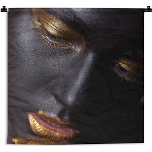 WandkleedBlack & Gold - Donkere vrouw met gouden elementen Wandkleed katoen 150x150 cm - Wandtapijt met foto