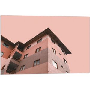WallClassics - Vlag - Gekleurd Appartement met Roze lucht - 75x50 cm Foto op Polyester Vlag