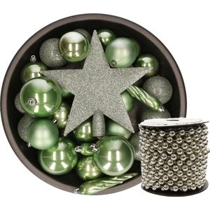 33x st kunststof kerstballen en piek - groen -met kralenslinger zilver
