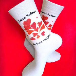 Valentijn - Love - Hou van je - Verjaardag - Gift - Lieve Schat - Valentijns cadeau - Sokken met tekst - Witte sokken - Cadeau voor vrouw en man - Kado - Sokken - Verjaardags cadeau voor hem en haar - Verliefd - Vaderdag - Moederdag - LuckyDay Socks