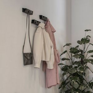 Indusigns kleine kapstok van staal - zwart - L 69cm x B 4cm x H 5cm - jashanger / handdoekhouder - industrieel / modern design - hal / keuken / slaapkamer