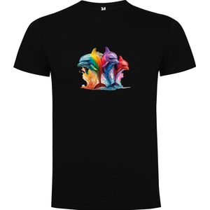 Zwart T-Shirt met “Kleurrijke 3 Dolfijnen in Chakra kleuren – Regenboog – Speels “ Print Full Color Maat 5XL