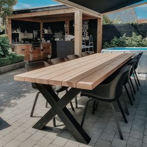 Tuintafel Douglas 260 x 100 cm - Stalen X poten + Tijdelijk Gratis Onderhoudspakket - inclusief vakkundige montage