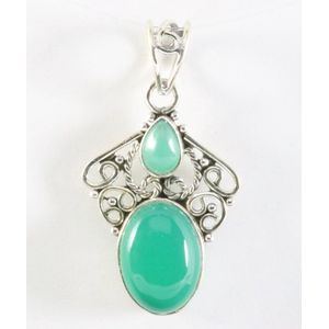 Opengewerkte zilveren hanger met groene onyx