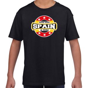 Have fear Spain is here t-shirt met sterren embleem in de kleuren van de Spaanse vlag - zwart - kids - Spanje supporter / Spaans elftal fan shirt / EK / WK / kleding 122/128