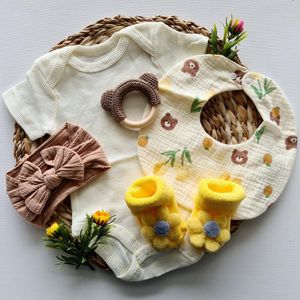 kraamcadeau meisje- bijtring- baby geschenkset met handgemaakte producten