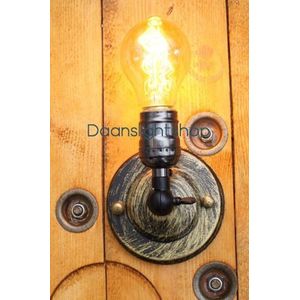 Edison vintage lamphouder E27 met gloeilamp. Wandlamp of plafondlamp met zwarte verstelbare fitting en een lange gloeilamp