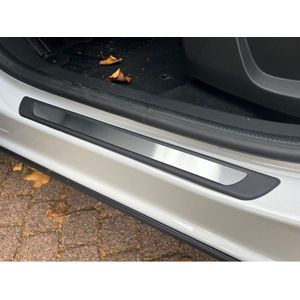 Instaplijsten voor Fiat 500L 2012-2017 (5 deurs) - Kras bescherming - Set van 4 - Zwart/metallic