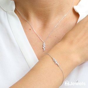 OZ Jewels Zilveren Ketting- en Armband set Versierd met Zirkonium - Accessoires - Liefdessieraden - Love Ketting en Armband - Dames - Valentijnsdag - Cadeau - Moederdag - Sieraden Dames - In mooie geschenkverpakking