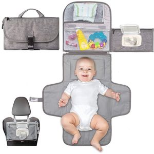 Verschoonmat voor onderweg Compacte verschoonmat XL - Verwijderbare verschoontas met 6 compartimenten, doekjesdispenser en comfortabel kussen voor het hoofd van je baby (grijs)