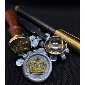 SET: Smeltlepel, Stiften & Stempel voor het maken van Waxzegels & lakzegels - Kroon - Incl. 20 waxzegels goud en zilver - Knutselen - Knutselpakket - Bruiloft - Uitnodiging - Koningsdag