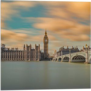 WallClassics - Vlag - Big Ben aan het Water - Londen - 50x50 cm Foto op Polyester Vlag
