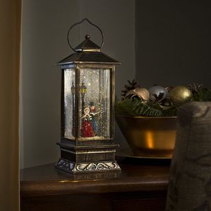 Sneeuwlantaarn voor binnen - Charles Dickens koor- Warm wit - 27 cm - Waterlantaarn - Verlichting op batterijen - Timer - Kerstverlichting