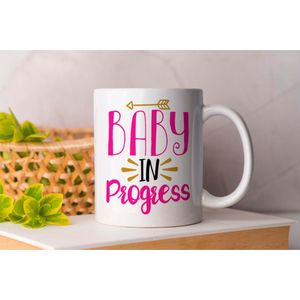 Mok Baby In Progress - Baby - Baby Op Komst - Baby In Progress - Baby On Board - Pregnant - Coming Sonn - Love - Gift