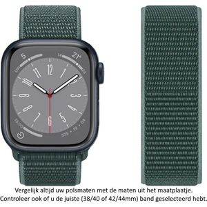 Pijnboom Groen Nylon Horlogeband geschikt voor Apple Watch 1, 2, 3, 4, 5, 6, 7, 8, SE, 42mm, 44mm & 45mm ""Mannenbreedte"" Series Zacht Geweven Nylon 42 mm, 44 mm en 45 mm - Maat: zie maatfoto - watch band
