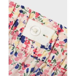 NAME IT NKFVINAYA SHORTS FFFF NOOS Meisjes Broek - White AlyssumPrint:Flower - Maat 152