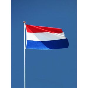 Nederlandse Vlag - Nederland Vlag - 90x150cm - Netherlands Flag - Originele Kleuren - Sterke Kwaliteit Incl Bevestigingsringen - Hoogmoed Vlaggen