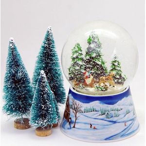 Nostalgische sneeuwbol Romantische katrol slee met kerstboom muziekdoos 10 cm