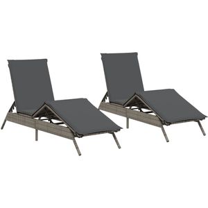 The Living Store Ligstoelen 2 st met kussens poly rattan grijs - Ligbed - Lounge Stoel - Tuinset - Buitendecoratie - Relaxfauteuil