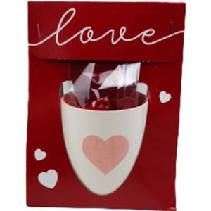 Mok met chocolaatjes ""Love"" met hartjes print geschenkset - Wit / Roze - Keramiek / Kunststof - Valentijn - Valentijnsdag - Love - Liefde - Love is in the air - Giftset - Cadeauset - Cadeau