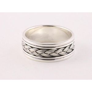 Zilveren ring met vlechtmotief - maat 16