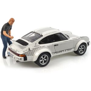 Porsche 911 'Röhrl x 911' + Figur - 1:18 - Schuco
