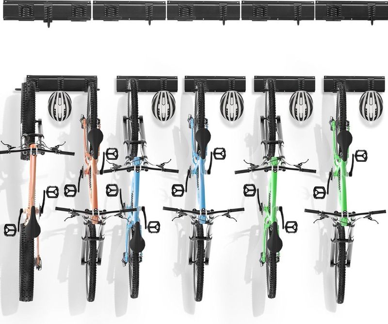 VEVOR 215,9 x 10 x 23 cm Fietsenrek , Muurbeugel voor de Garage, voor 6 Fietsen + 5 Helmen , Aantal Rails 5 , Totaal Laadvermogen 136 kg , Geschikt voor Mountainbikes , Racefietsen , Vouwfietsen , Volwassenfietsen en Kinderfietsen