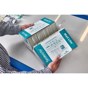 100x 100x Sealed Air® luchtkussen envelop E wit 220 x 260 mm - Met plakstrip - Enveloppendoos - Bubbel enveloppen