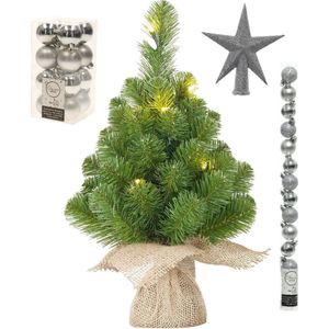Kunst kerstboom met 15 LED lampjes 60 cm inclusief zilveren versiering 31-delig - Mini kerstboompjes