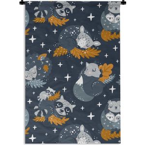 Wandkleed Kinderkamer Patroon - Kinderpatroon met slapende dieren op een donkerblauwe achtergrond sterren Wandkleed katoen 60x90 cm - Wandtapijt met foto