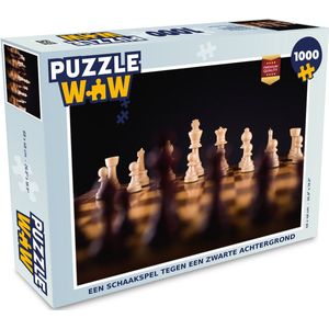 Puzzel Een schaakspel tegen een zwarte achtergrond - Legpuzzel - Puzzel 1000 stukjes volwassenen