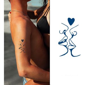 Temporary Tattoo Kus Liefde Hart (6x6 cm) [Semi-Permanente Neptattoo - Tijdelijke tatoeage - Nep Fake Tattoos - Water overdraagbare festival sticker henna outfit tattoo - Glitter tattoo - Volwassenen Kinderen Jongen Meisje]