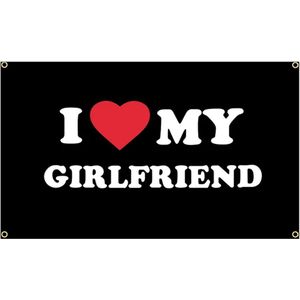 I love my Girlfriend Spandoek - 150 x 90 CM - Verliefd - vriend - vriendin - man - vrouw - valentijnsdag - liefde - relatie - vrijgezellenfeest - Grappig - Gek - Vlag - Voor binnen en buiten - Banner