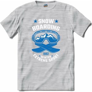 Snowboarden 1982 | Bier - Winter sport - T-Shirt - Unisex - Donker Grijs - Gemêleerd - Maat XXL