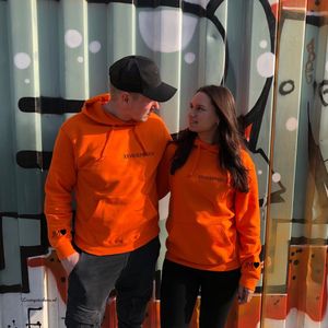 Oranje hoodie set koppel Koningsdag-romeinse cijfers en initialen op de mouw-Sweater met capuchon set met romeinse cijfers en initialen-Maat XL