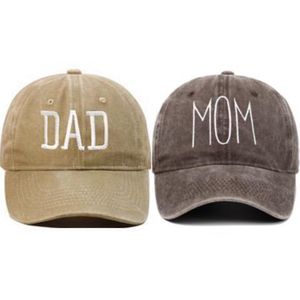 Set met 1 cap Mom bruin en en 1 cap Dad beige - cap - mom - dad - babyshower - genderreval - geboorte - zwanger