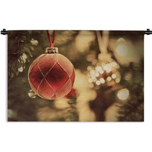 Wandkleed Kerst - Een close-up van decoratieve Kerstmis versiering bij een kerstboom Wandkleed katoen 90x60 cm - Wandtapijt met foto
