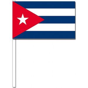 50 Cubaanse zwaaivlaggetjes 12 x 24 cm