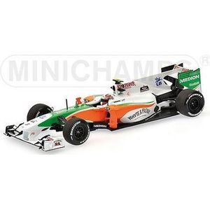 The 1:43 Diecast Modelcar of the Force India F1 Mercedes VJM03 #15 of 2010. The driver was V. Liuzzi. The manufacturer of the scalemodel is Minichamps.This model is only online available
