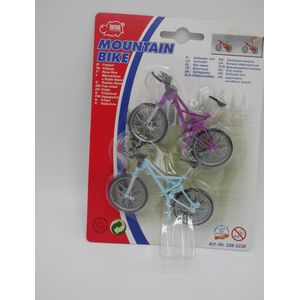 2 Dickie toys fietsjes vrijloop.9.5 cm lang.