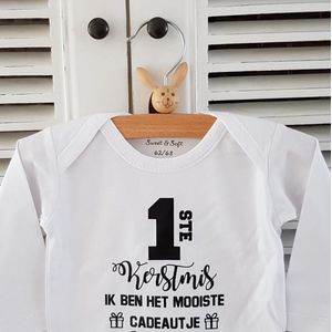 Rompertje baby met tekst  cadeautje zwangerschap aankondiging tekst | eerste 1ste Kerst Kerstmis ik ben dit jaar het mooiste cadeautje | lange mouw | wit | maat 62/68 | geboorte kraamcadeau Kerstkleding kerstpakje bekendmaking liefste aanstaande