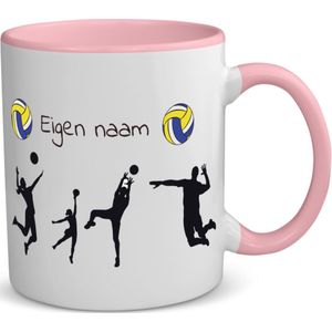 Akyol - voetbal mok met naam - koffiemok - theemok - roze - Voetbal - voetbal fans - cadeau - verjaardag - geschenk - gepersonaliseerde mok - 350 ML inhoud