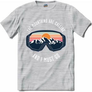 The Mountains Are Calling And I Must Go | Snowboarden - Bier - Winter sport - T-Shirt - Unisex - Donker Grijs - Gemêleerd - Maat L