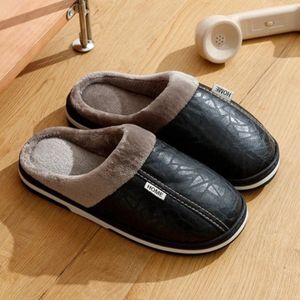 Grote Maat Heren Slippers – Waterdichte PU Leren Huisschoenen met Luxe Bontvoering, Perfect voor Binnengebruik, Warme en Comfortabele Winter Slippers (Maten 42-43)