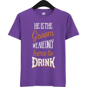 He Is The Groom | Vrijgezellenfeest Cadeau Man - Groom To Be Bachelor Party - Grappig Bruiloft En Bruidegom Bier Shirt - T-Shirt - Unisex - Dark Purple - Maat L