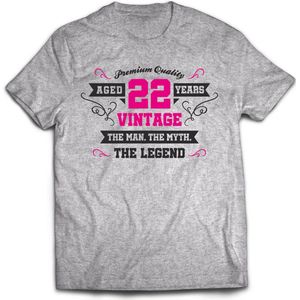 22 Jaar Legend - Feest kado T-Shirt Heren / Dames - Antraciet Grijs / Roze - Perfect Verjaardag Cadeau Shirt - grappige Spreuken, Zinnen en Teksten. Maat S