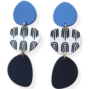 VILLA COCO Naomi - Blauwe oorbellen - Grote oorstekers - Dames oorhangers - Polymeer oorbellen - Statement oorbellen - blauw